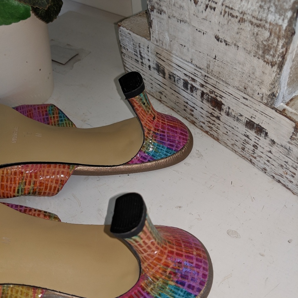 Vaneli Heels Women's sz 7.5 Rainbow - Picture 2 of 5